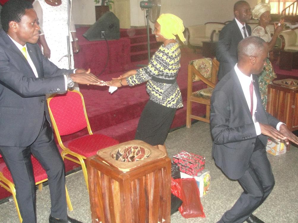 The congregation of AG Wuse in worship